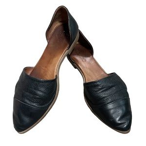 Bueno Bella Black Leather Slip On Pointed Toe Flats